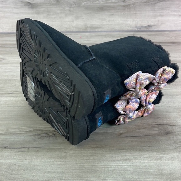 🍁UGG🍁 W BAILEY BOW ABSTRACT SPLATTER BOOTS - Picture 9 of 13